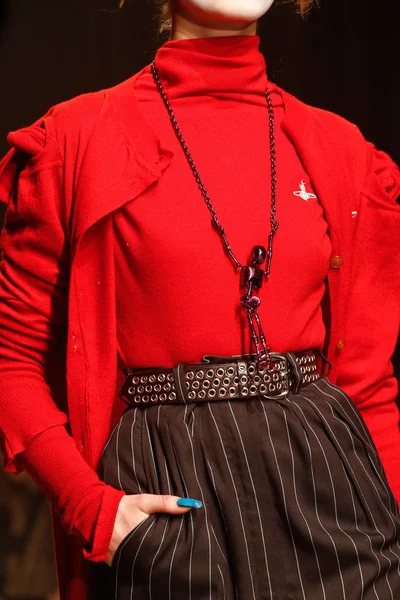 Look 32